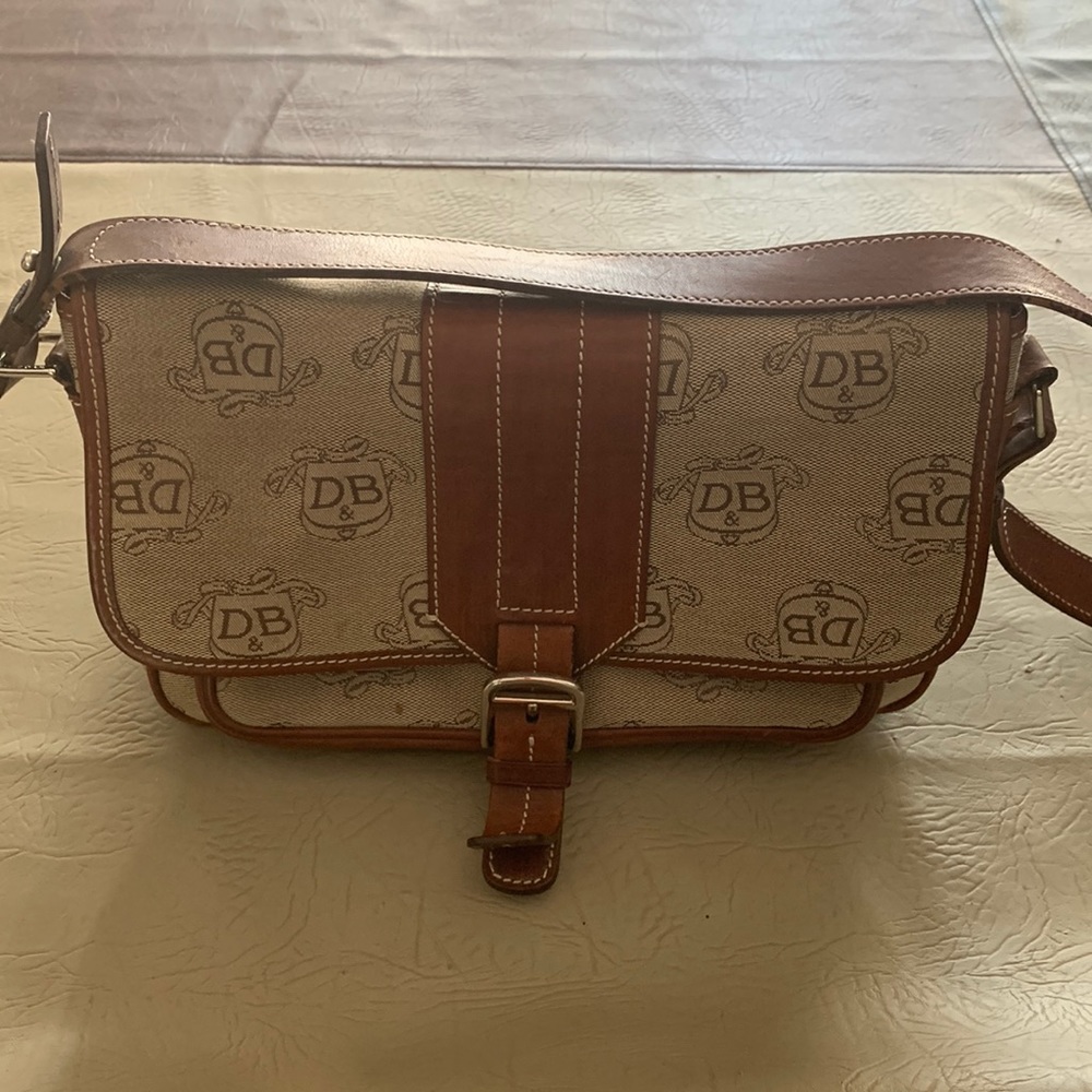 D&B style brown material